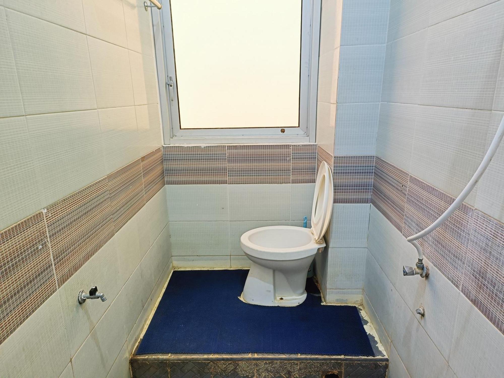 Bumi Merpati Residence Makassar Mitra Reddoorz Exterior photo
