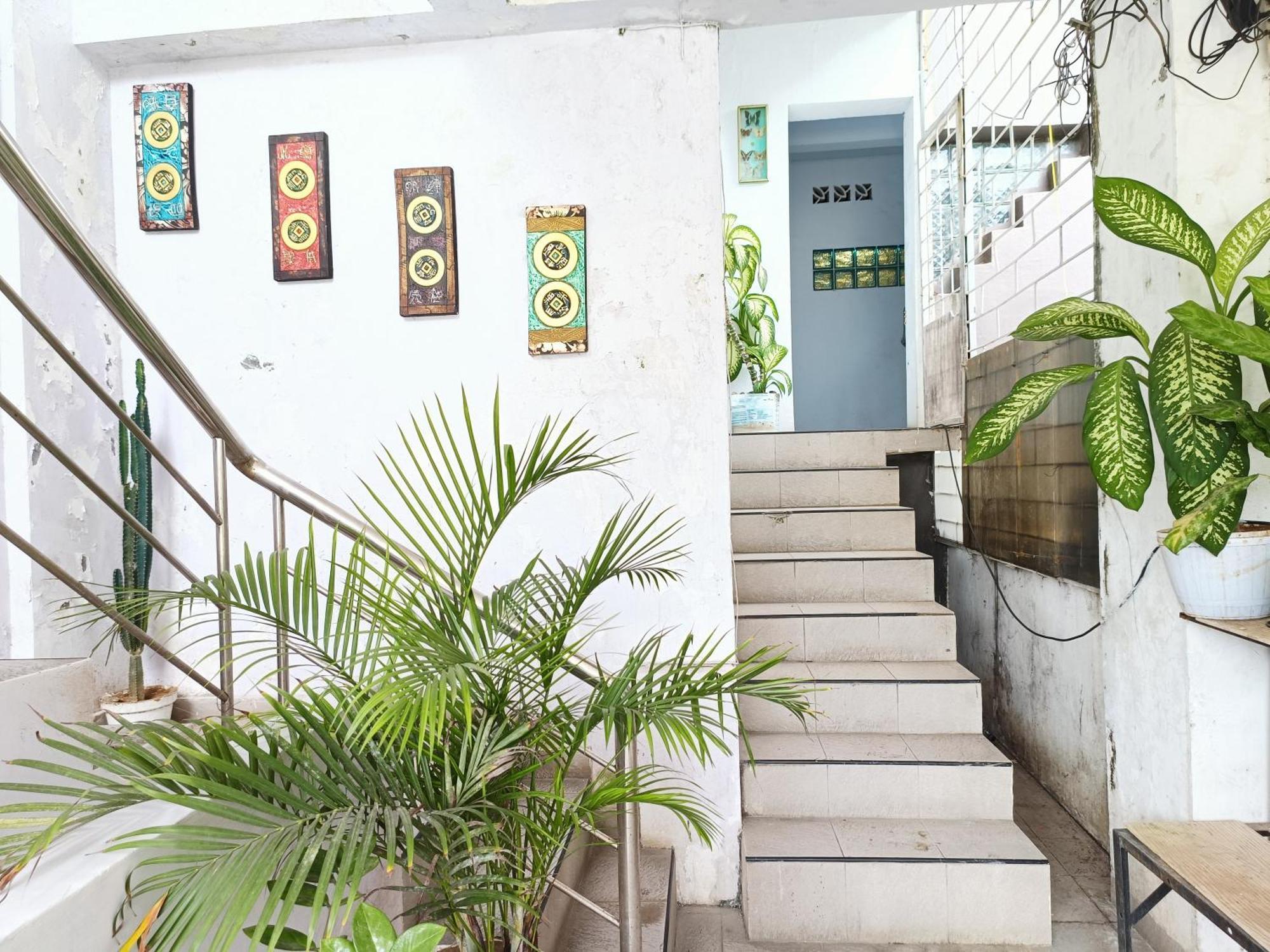 Bumi Merpati Residence Makassar Mitra Reddoorz Exterior photo
